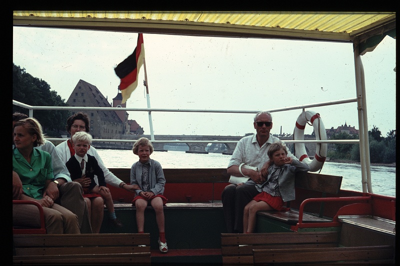 16.Regensburg jul 1968 Ilse,Papa,Brigitte,Marion,Peter.JPG